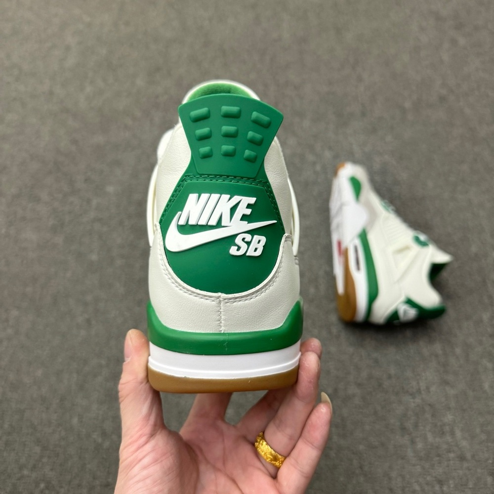 Pine Green Air Jordan 4s - Picture 8 of 10
